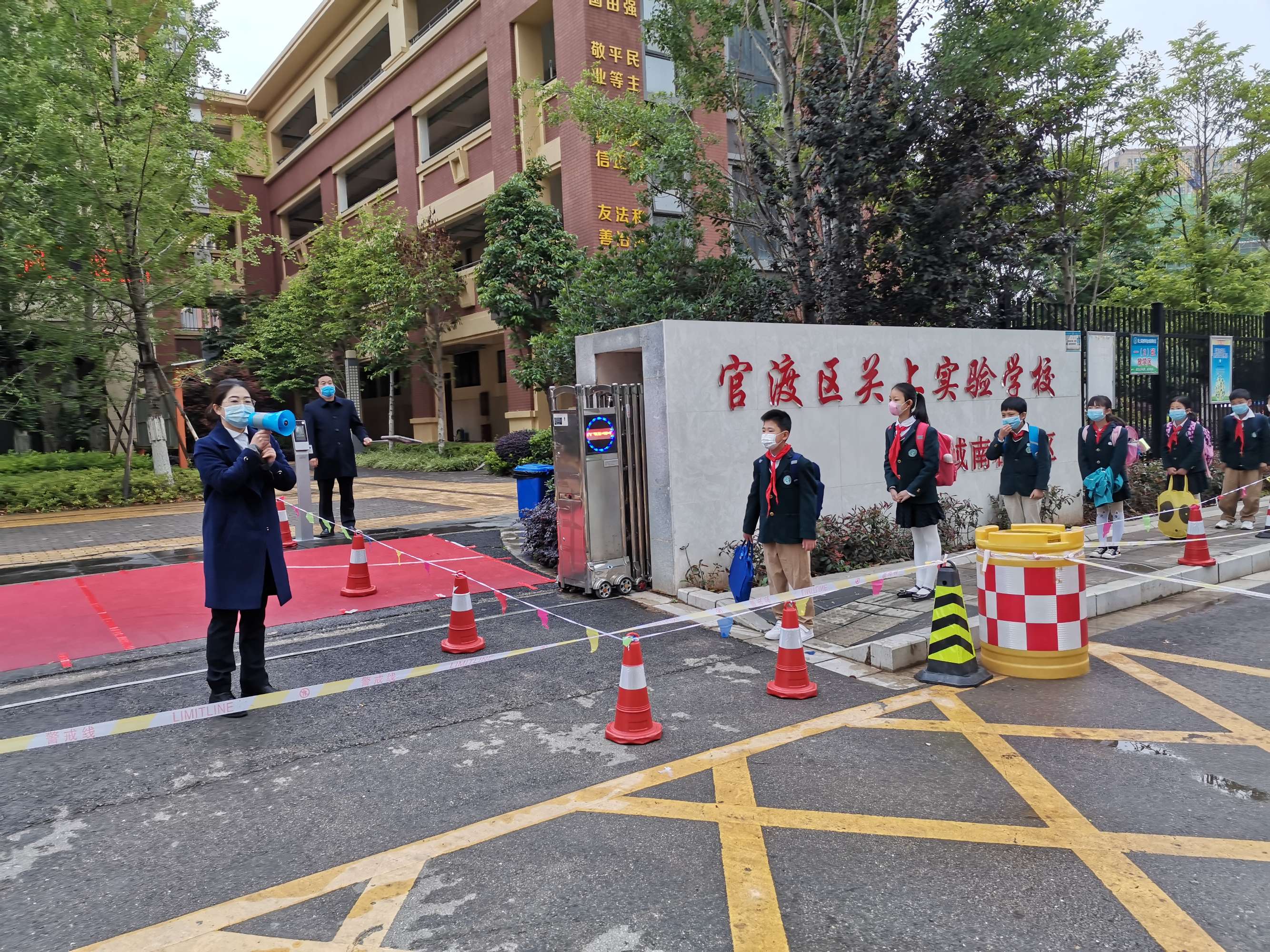 河畔俊園一期有海東村回遷房