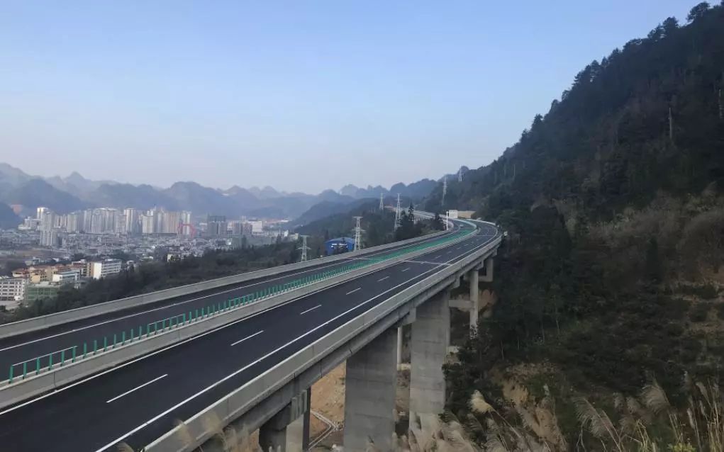 免費龍達高速公路